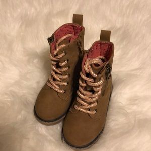 Girls brown boots with pink and gold shoe laces